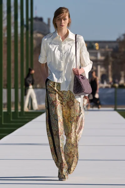 Look 33